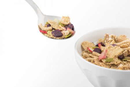Fruit flakes with grains