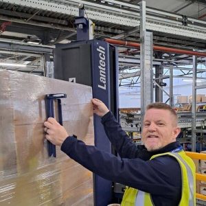 smarter stretch wrapping audit evaluating pallet containment performance