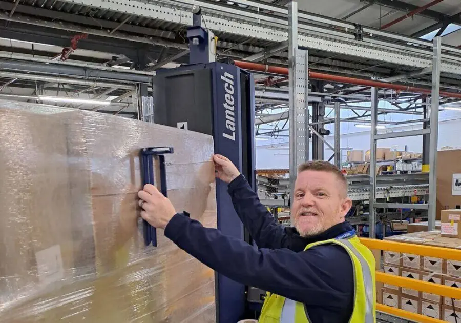 smarter stretch wrapping audit evaluating pallet containment performance