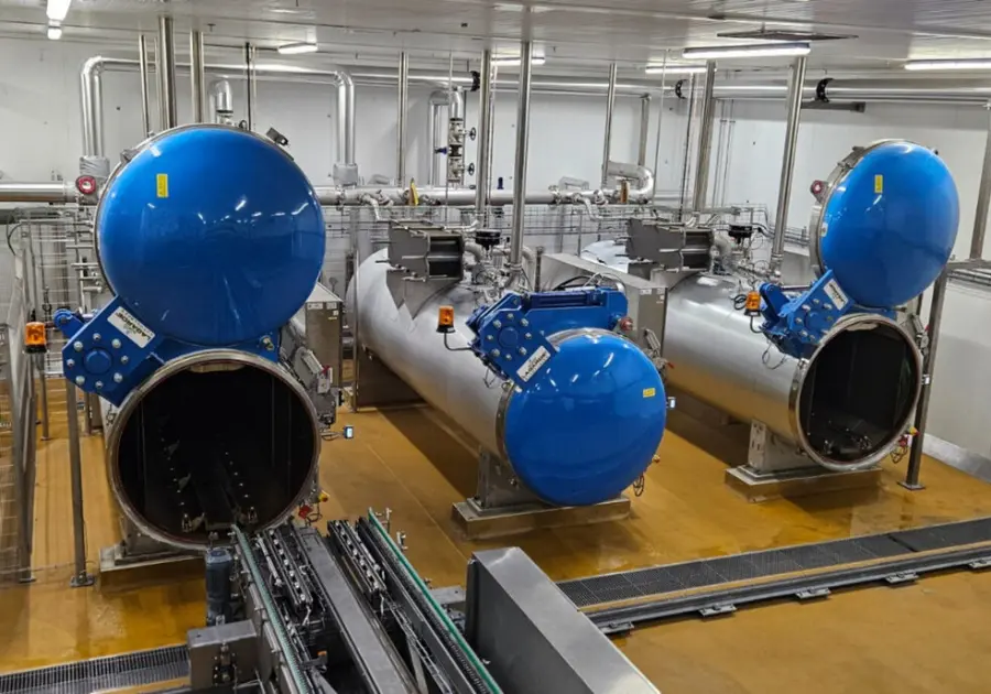 Holmach, Lagarde and Jorgensen sustainable processing and robotics installed on Mr Kipling steam pudding line