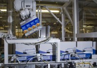 Endoline's fully automated packing line meets supermarket criteria for shelf ready applications